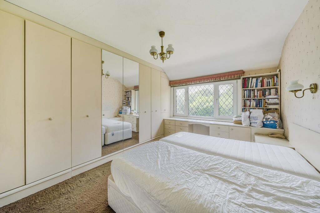 Parkside Drive, Edgware
